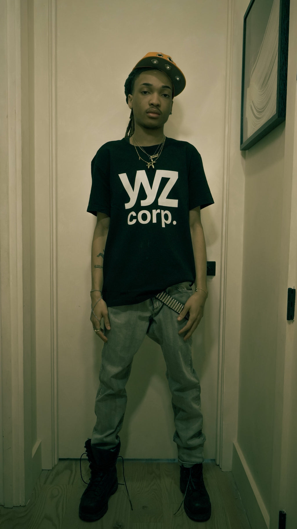 BLACK "YYZCORP" TEE