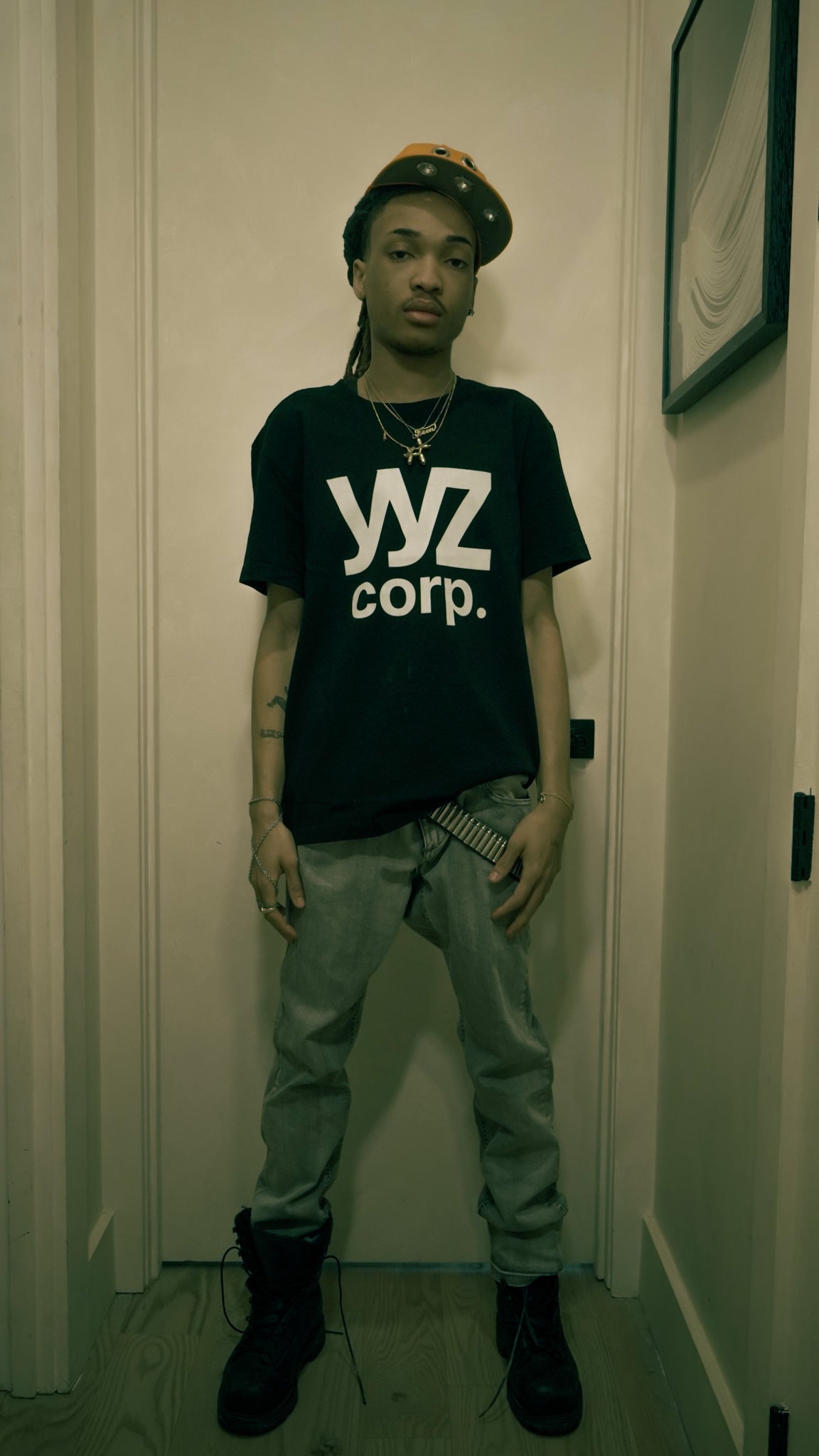 BLACK "YYZCORP" TEE
